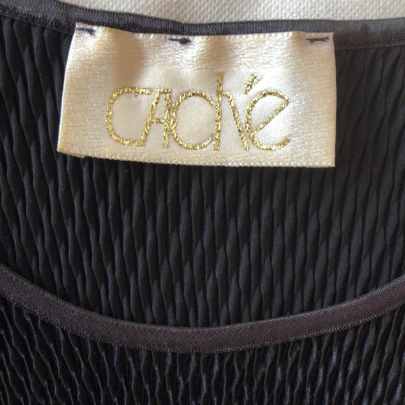 Cache Stunning accordion stretch, piping trimmed, ruffle edged sleeveless blouse - Picture 6 of 10